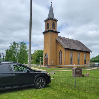 Image of the little brown church